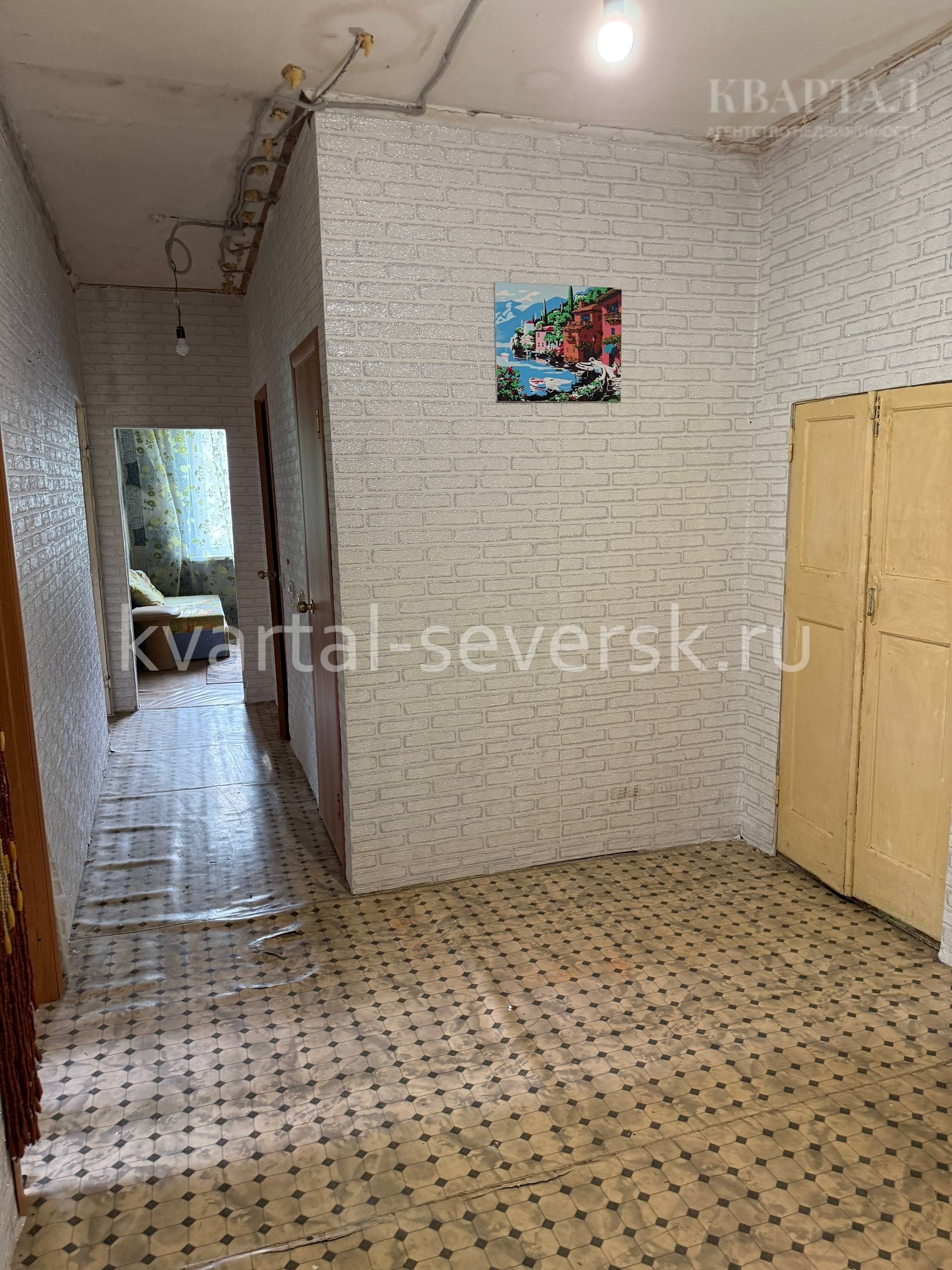 Продажа 3 к. квартиры в г. Северске на ул. Комсомольская, д. 22А — 79.5 м², 2/2 эт.